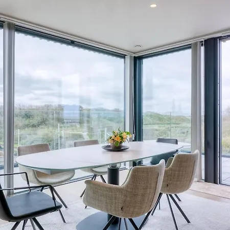 Luxurious Penthouse With Stunning View Lejlighed De Haan
