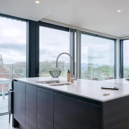 Luxurious Penthouse With Stunning View Lejlighed De Haan