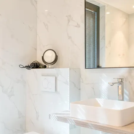 Luxurious Penthouse With Stunning View Appartement *